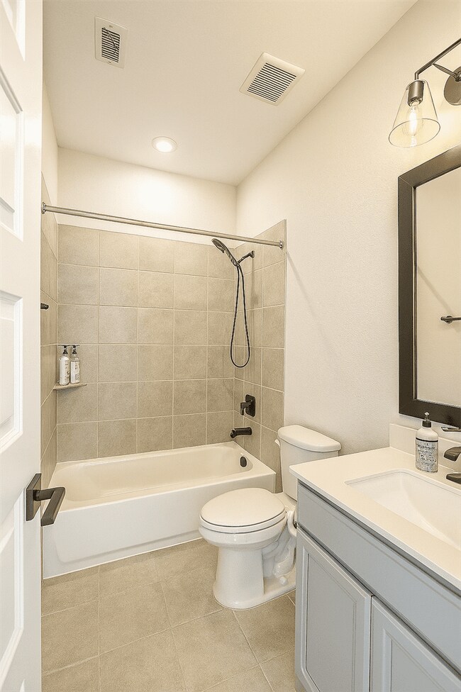 Building Photo - 2810 Oakheath Crst Ct