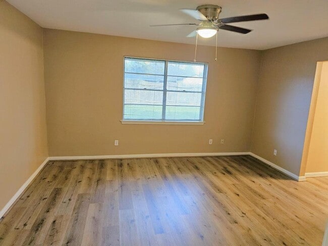 Building Photo - 2327 Shadbury Ct