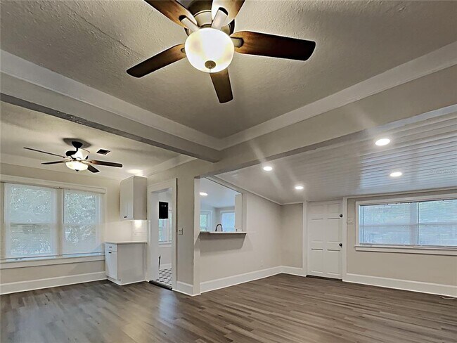 Building Photo - 3734 Burlington Ave N