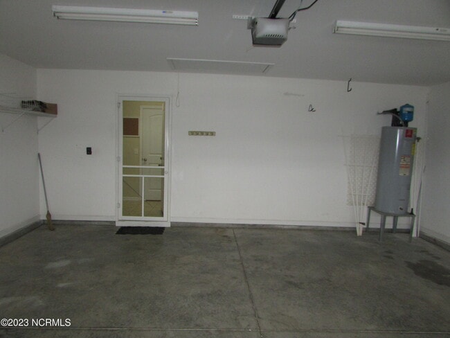 Building Photo - 4409 Southern Pine Dr SE