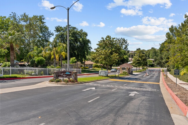 Building Photo - 26851 Oak Branch Cir