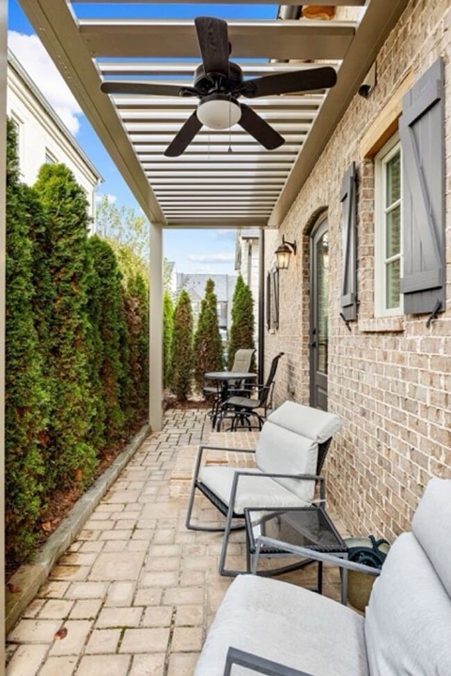 Building Photo - 192 Breakspear Ln