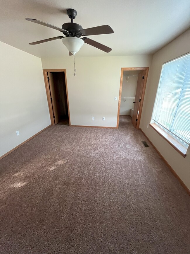 Master Bedroom - 1480 Palisades Dr