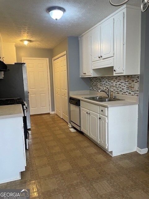 Building Photo - 190 Oakwood Cir