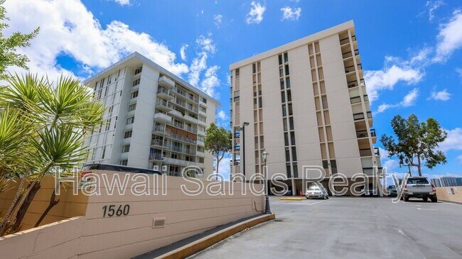 Building Photo - 1560 Thurston Ave