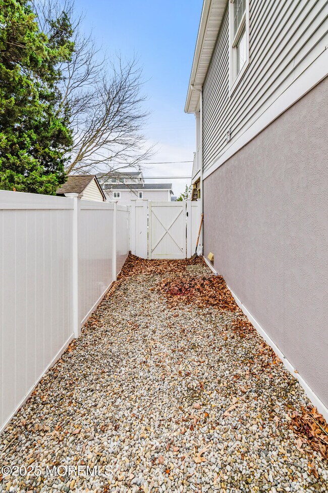 Building Photo - 1260 Pensacola Rd