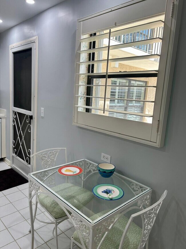 Building Photo - 1 SE Turtle Creek Dr