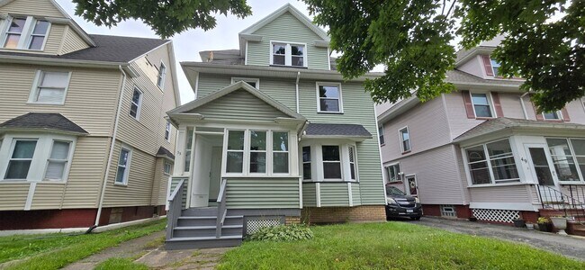 Building Photo - 55 Farbridge St