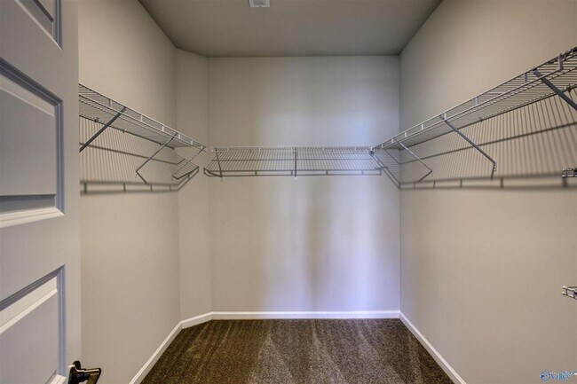 Building Photo - Coming Soon - Modern Living Meets Ultimate Convenience in St. Clair Place!