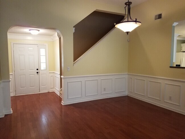 Building Photo - Great One Story With Bonus Room Over Garage