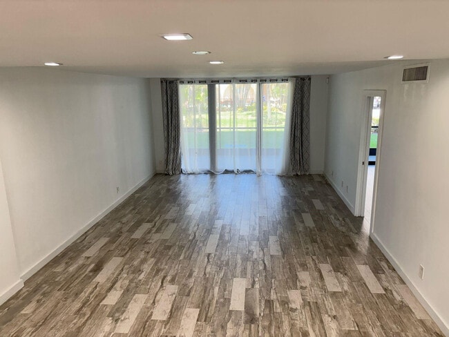 Building Photo - 1629 Riverview Rd