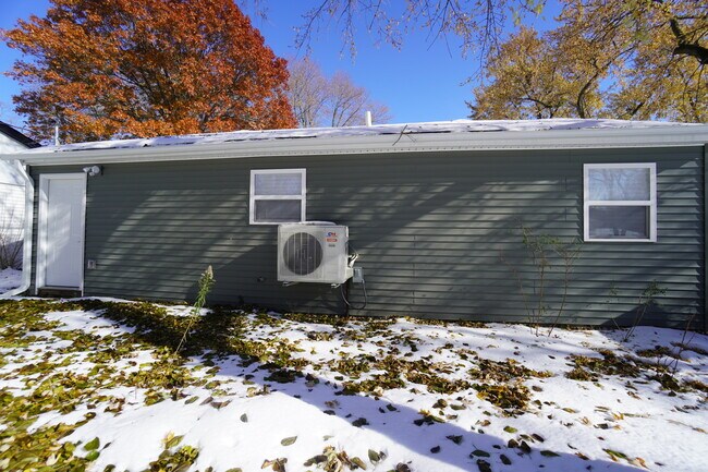 Building Photo - 1252-54 Idaho St