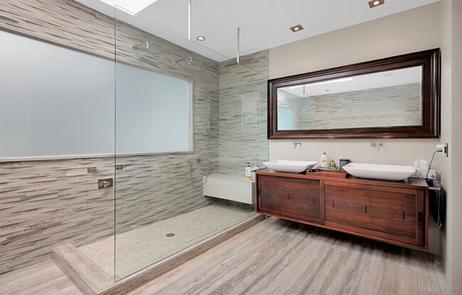 Building Photo - 7478 Avenida De Palais