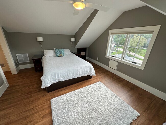 Building Photo - 4015 Wood End Dr