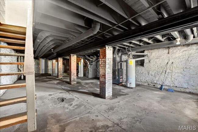 Building Photo - Russell Blvd -4045