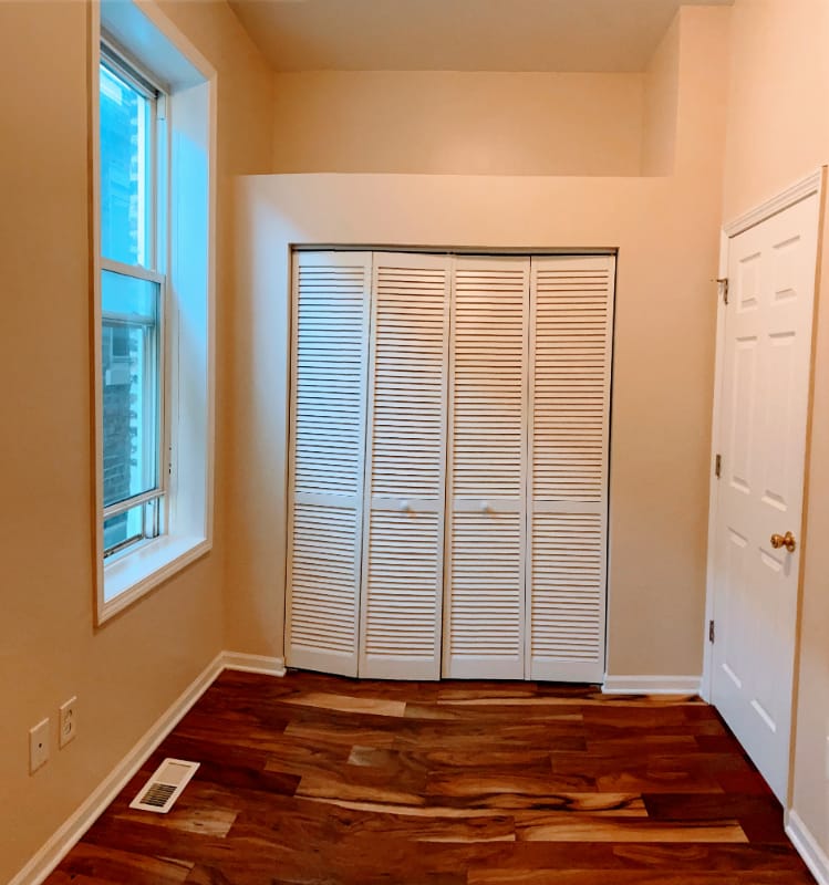 Building Photo - 3630 S Paulina St