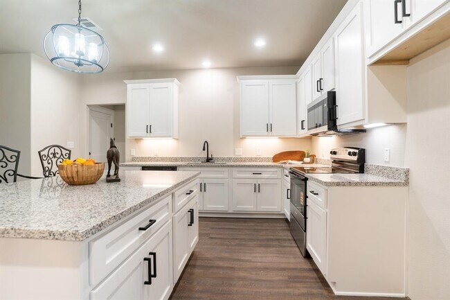 Building Photo - 306 String Pr Wy