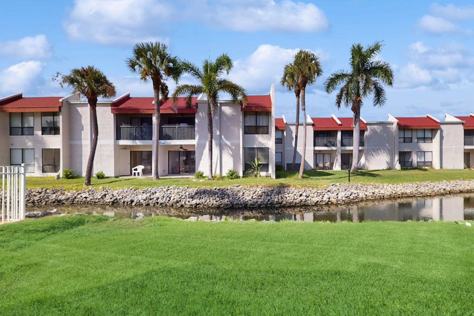 Building Photo - 1801 Gulf Dr N