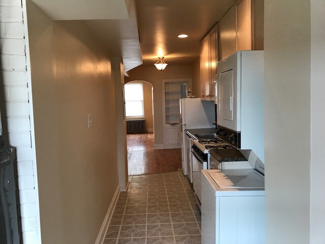 Kitchen to Livingroom view - 2821 7th St NE