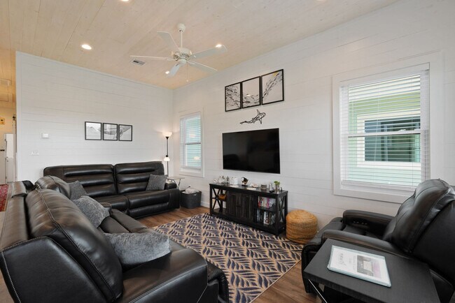 Building Photo - 5497 TX-361