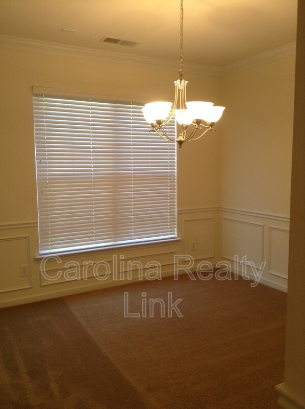Building Photo - 7228 Handon Ln