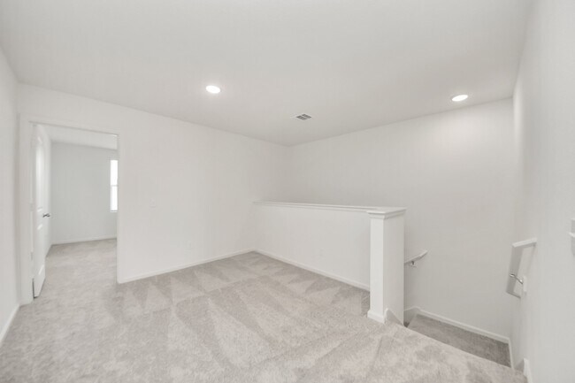 Building Photo - 10314 Valley Vista Dr