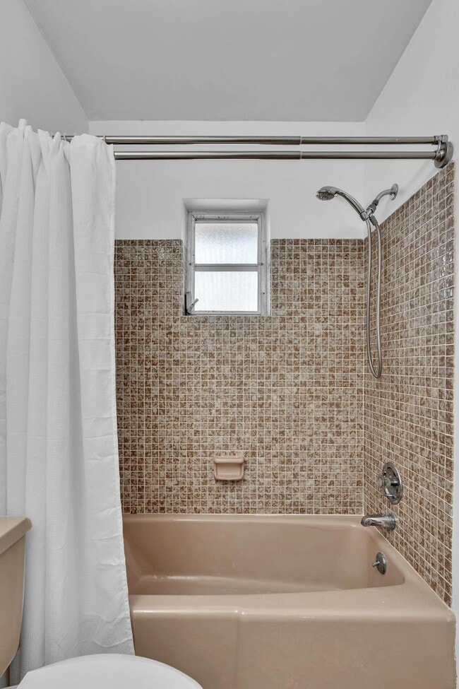 Building Photo - 313 NW 42nd St