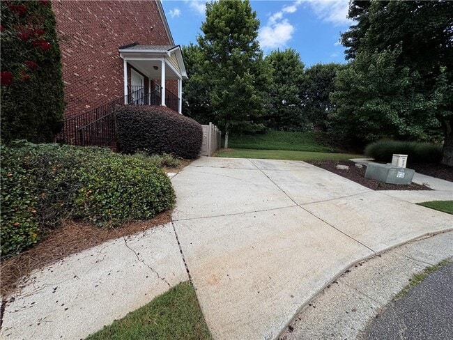 Building Photo - 2212 Ewell Park Dr NW
