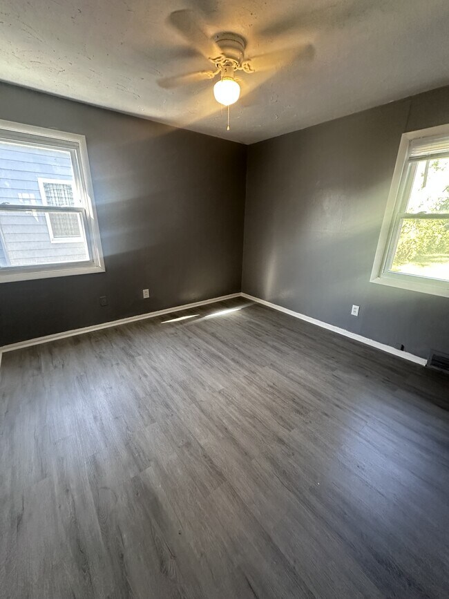 Building Photo - 16313 Clearview Ave