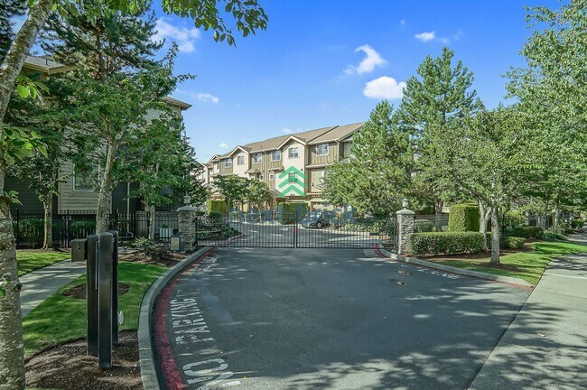 Building Photo - 4 Bed and 2.5 Bath Beautiful Condo is Avai...