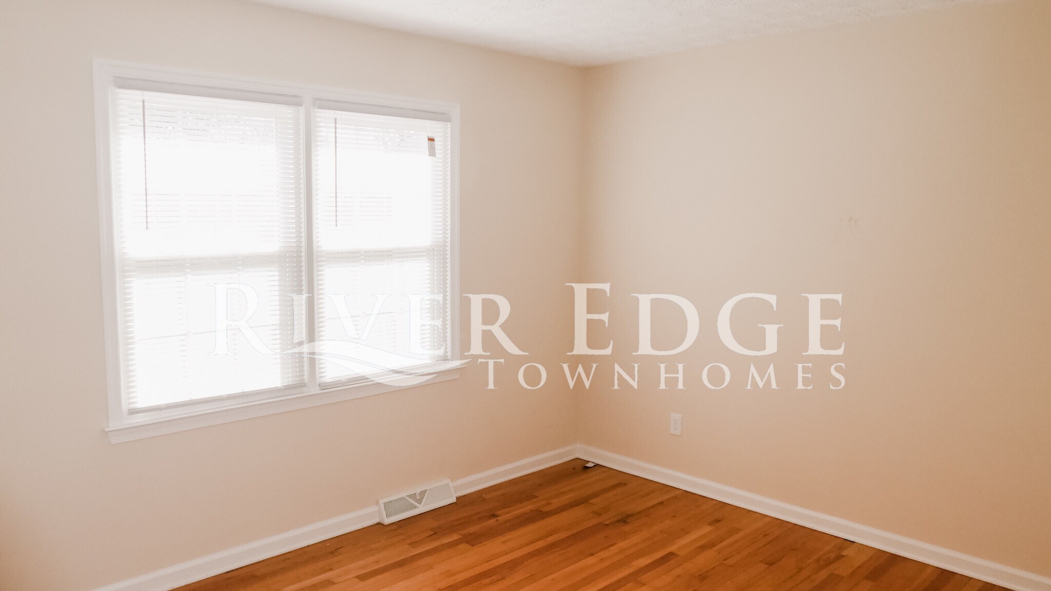 Building Photo - 508 Lusardi Dr