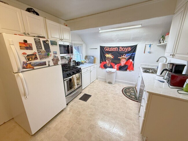 Building Photo - 1117 Bowen Ct