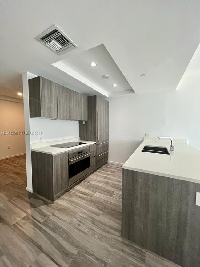 Building Photo - 801 S Miami Ave