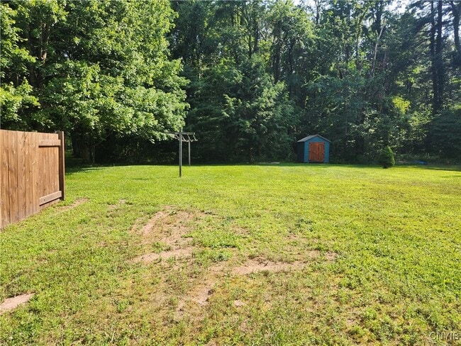 Building Photo - 1582 Chestnut Ridge Rd