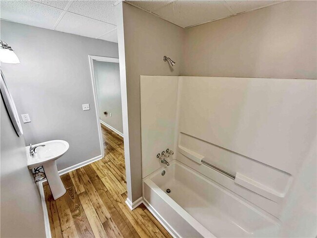 Building Photo - 6403 Ivey Terrace Dr SE