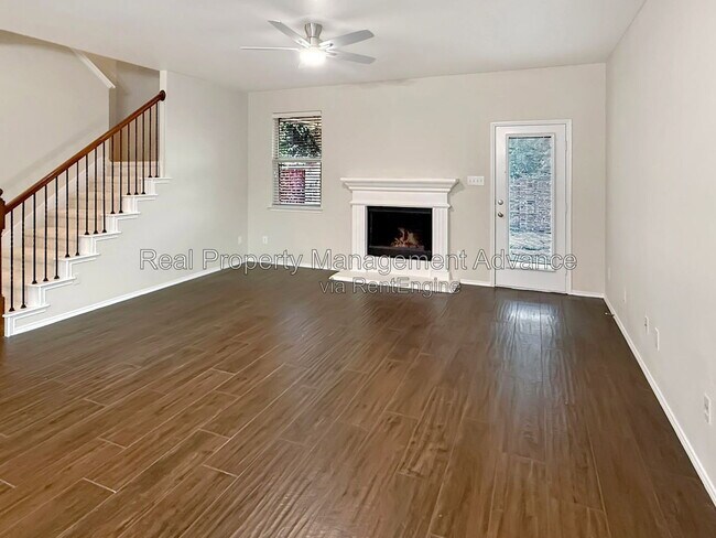 Building Photo - 1290 Lasso Dr