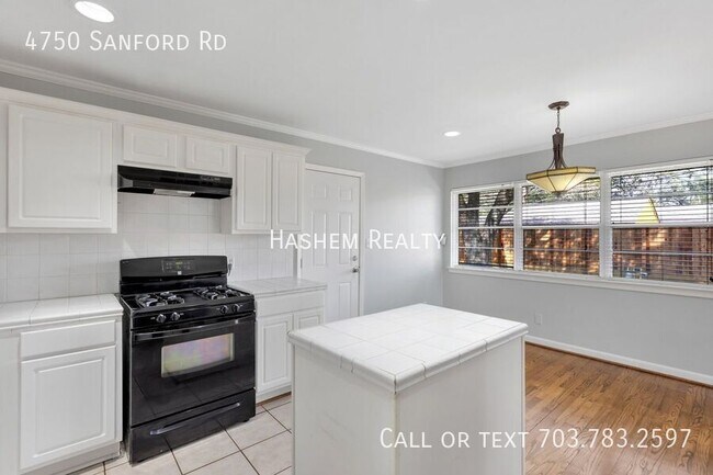 Building Photo - 4750 Sanford Rd