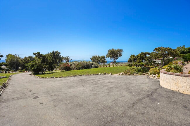 Building Photo - 31259 Bailard Rd