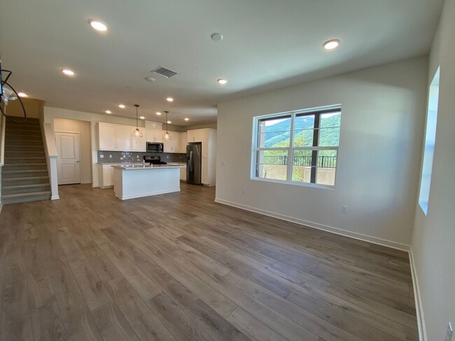 Building Photo - 3 bedroom 2.5 home with Canyon view in San Marcos!