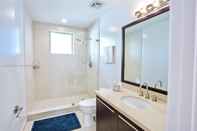 Building Photo - 7928 East Dr