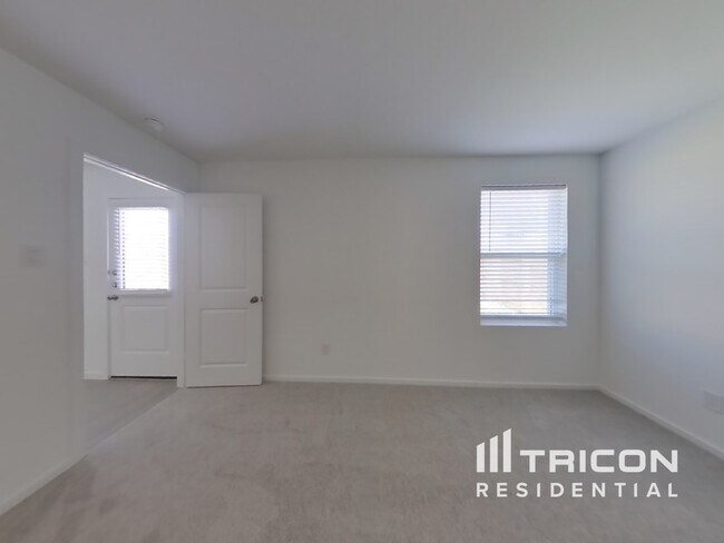 Building Photo - 3009 fantasy Terrace Dr