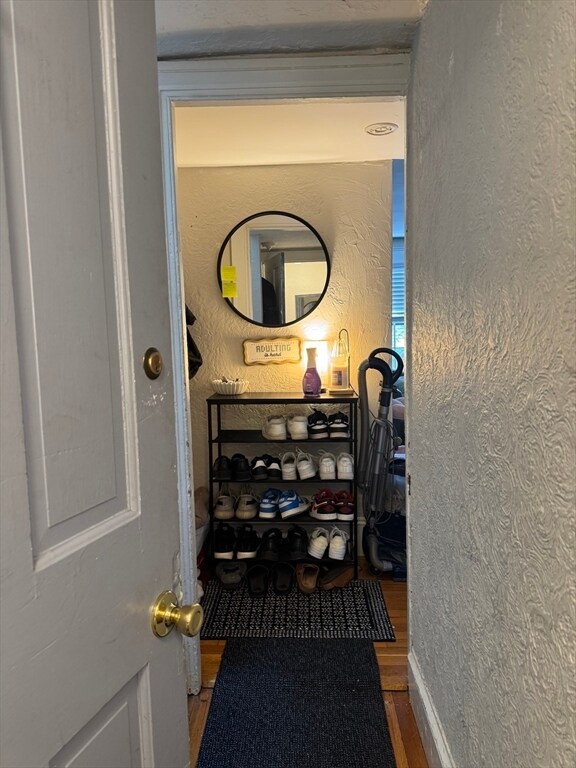 Building Photo - 44 Melrose St