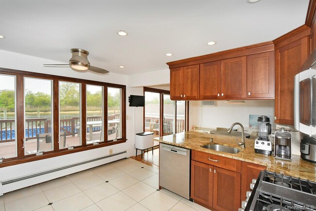 Building Photo - 3544 Woodward St