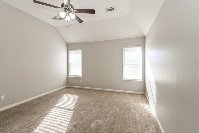 Building Photo - 85 Whispering Ridge Cove