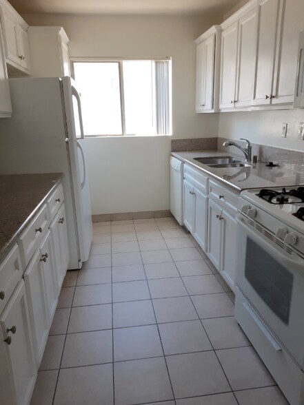 Building Photo - 4450 Murietta Ave