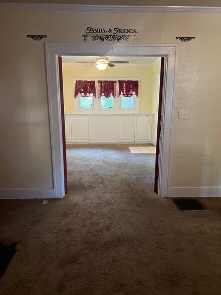 Building Photo - 721 E 36th St