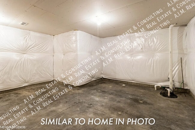 Building Photo - 3212 NE Fawn Ln