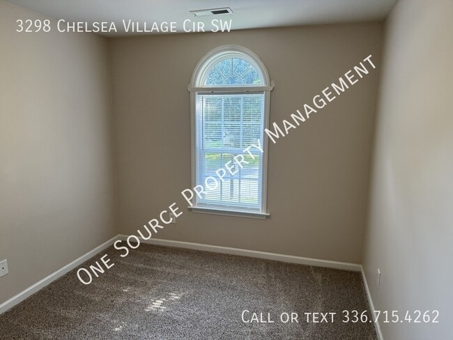Building Photo - 3298 Chelsea Village Cir SW
