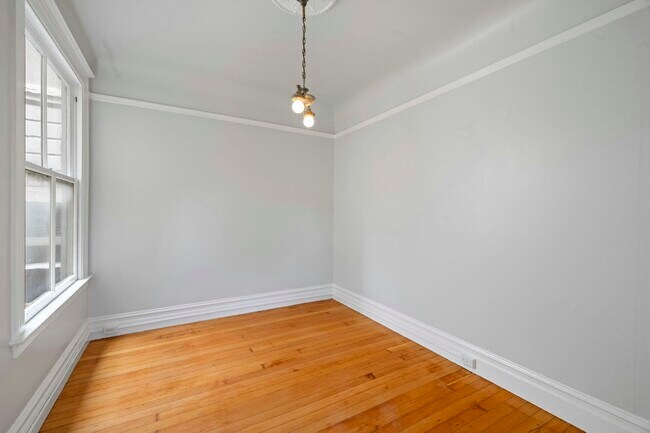 Building Photo - 263-267 South Van Ness Avenue, Unit 265