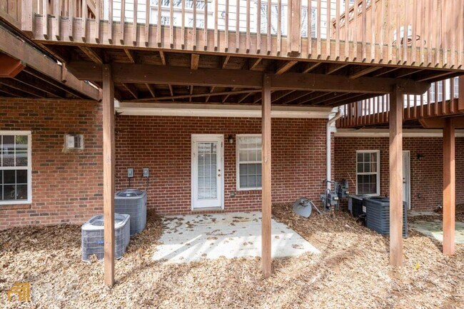 Building Photo - 1732 Highlands View Dr